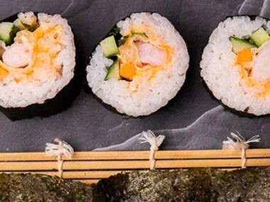 salmon tempura roll, salmon tempura, salmon tempura, fried salmon roll