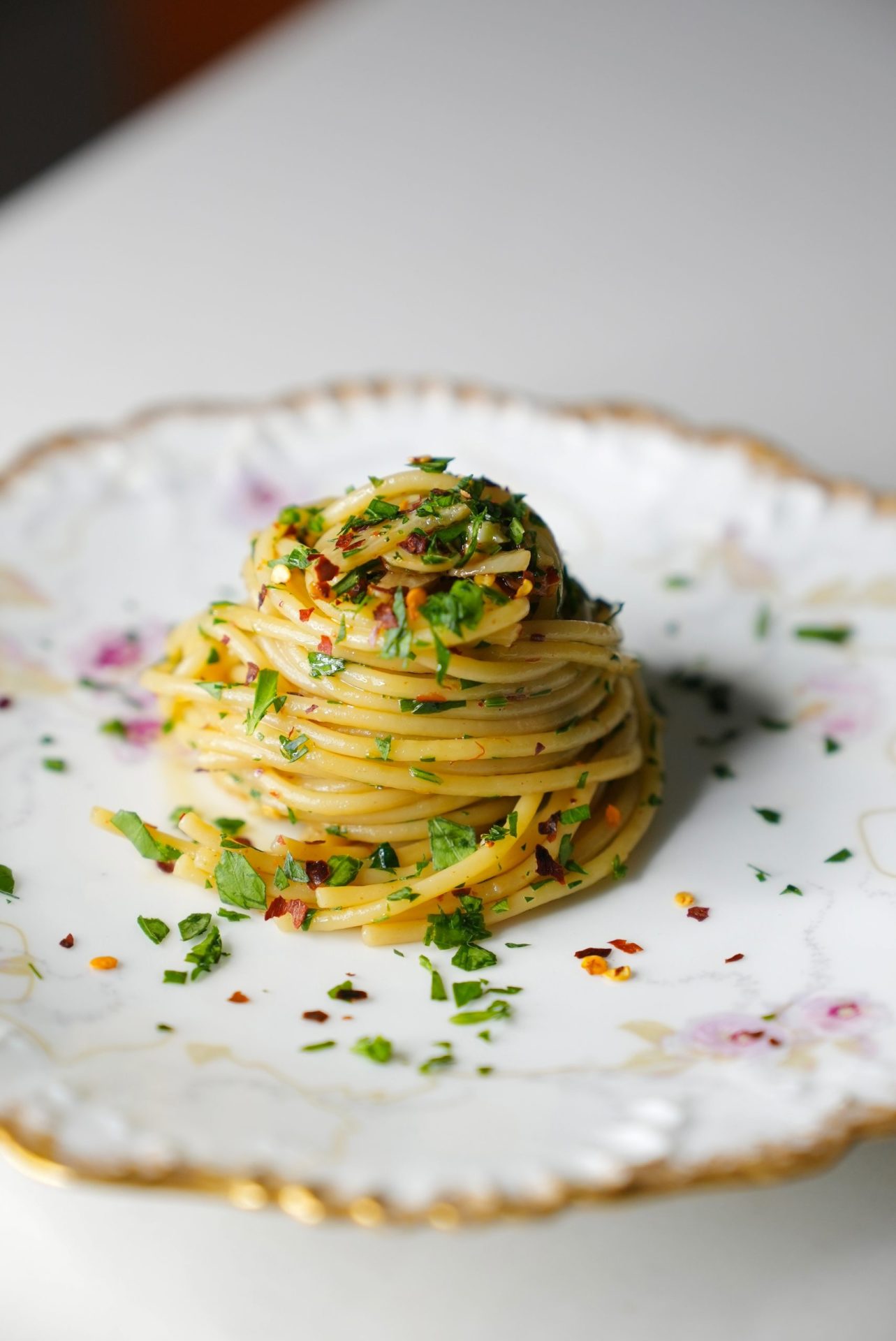 Spaghetti Aglio e Olio Recipe - FP Foodie Blog