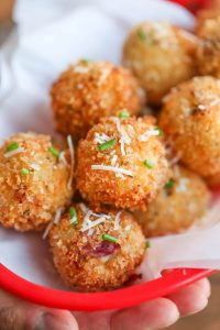 Crispy-Fried-Mashed-Potato-Balls-Recipe